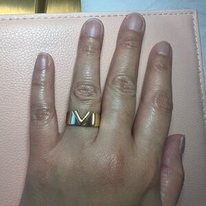 18K Real Gold V-Shaped Ring